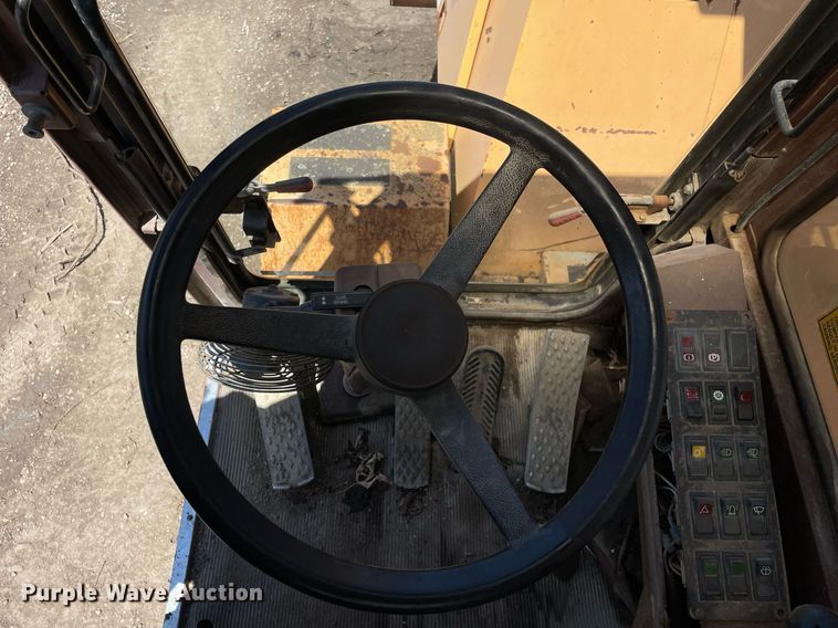 image for item LJ9642 1995 Badger 1085C  wheeled excavator