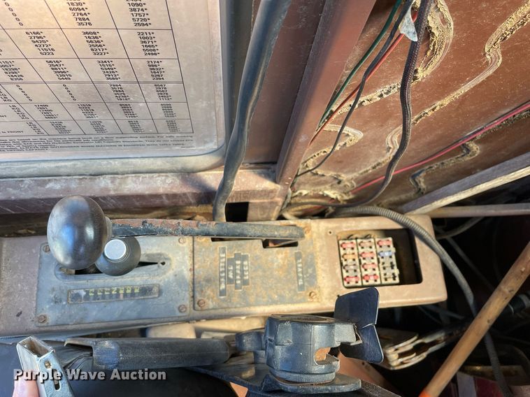 image for item LJ9642 1995 Badger 1085C  wheeled excavator