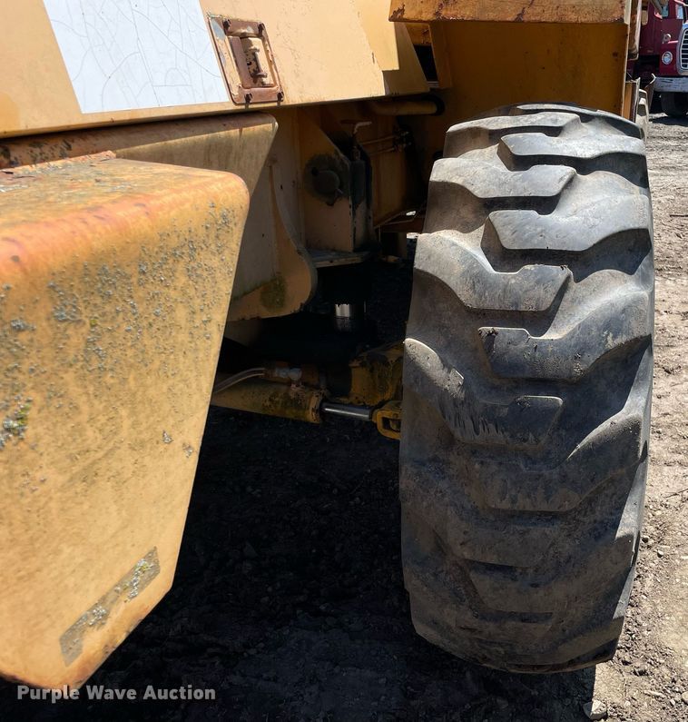 image for item LJ9642 1995 Badger 1085C  wheeled excavator