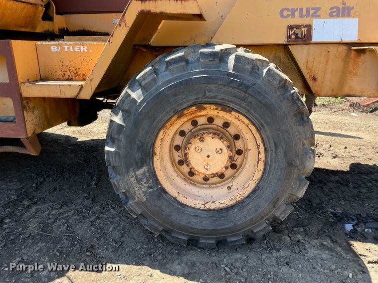 image for item LJ9642 1995 Badger 1085C  wheeled excavator