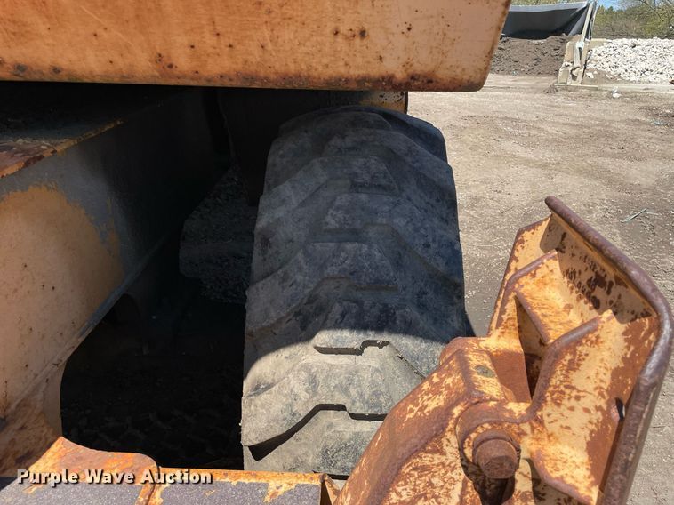 image for item LJ9642 1995 Badger 1085C  wheeled excavator