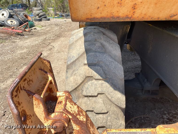 image for item LJ9642 1995 Badger 1085C  wheeled excavator