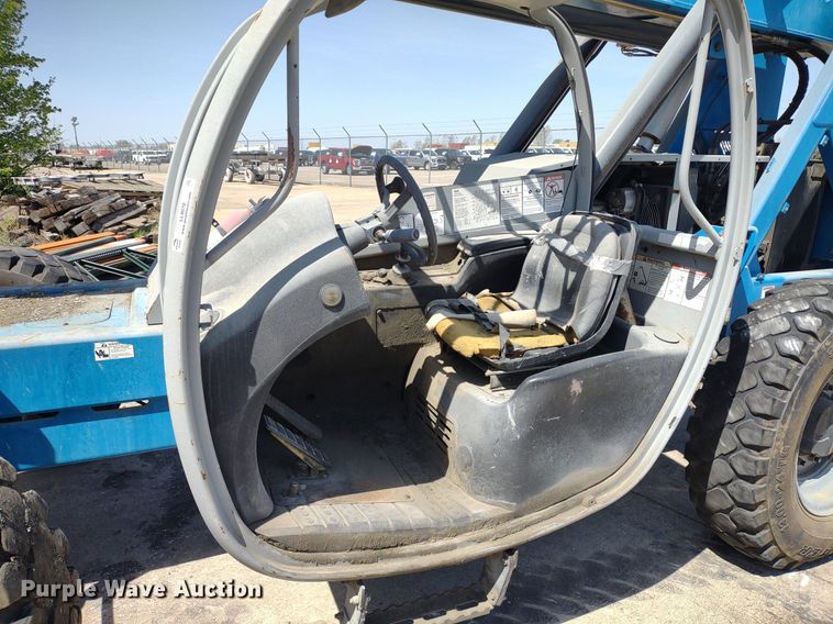 image for item LL9070 2007 Genie GTH-844  telehandler