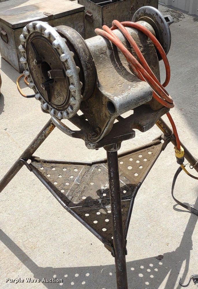 image for item LL9076 (2) Ridgid 300 pipe threading machines