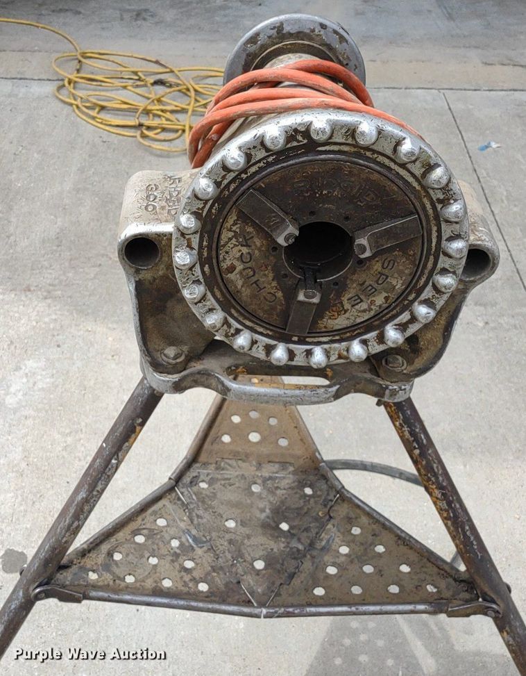 image for item LL9076 (2) Ridgid 300 pipe threading machines