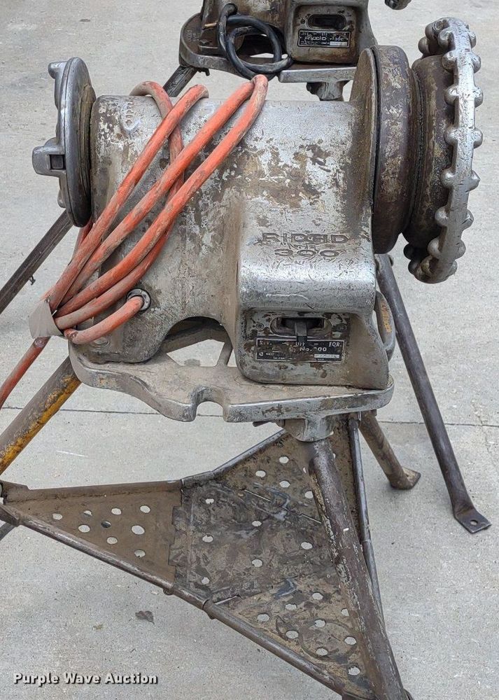 image for item LL9076 (2) Ridgid 300 pipe threading machines