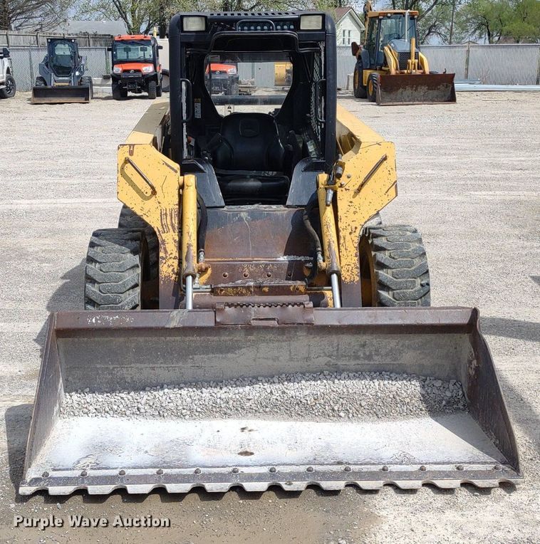 image for item LL9078 John Deere 260  skid steer loader