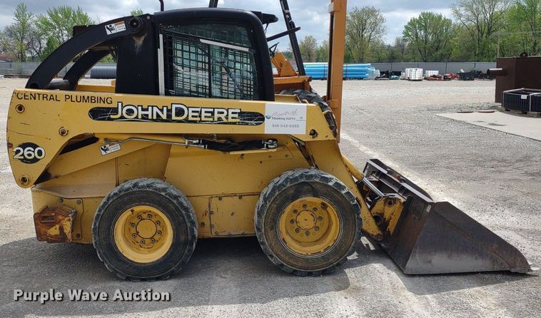 image for item LL9078 John Deere 260  skid steer loader