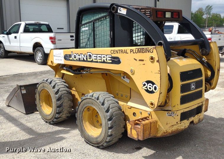 image for item LL9078 John Deere 260  skid steer loader