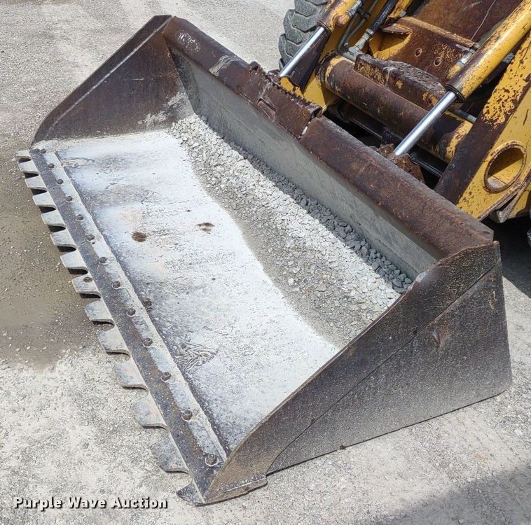 image for item LL9078 John Deere 260  skid steer loader