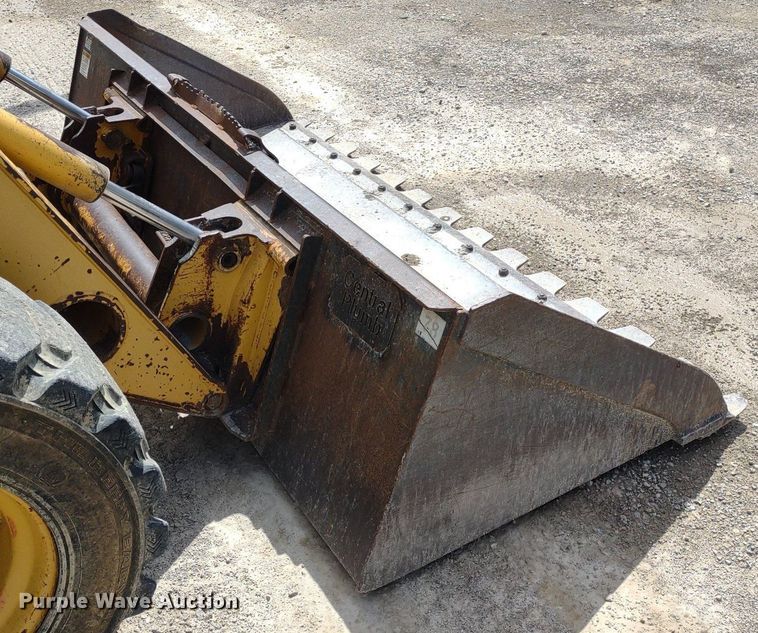 image for item LL9078 John Deere 260  skid steer loader