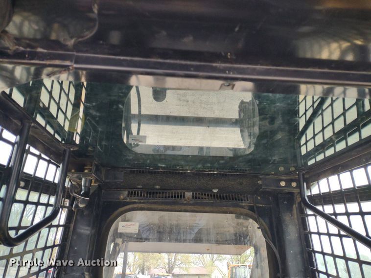 image for item LL9078 John Deere 260  skid steer loader