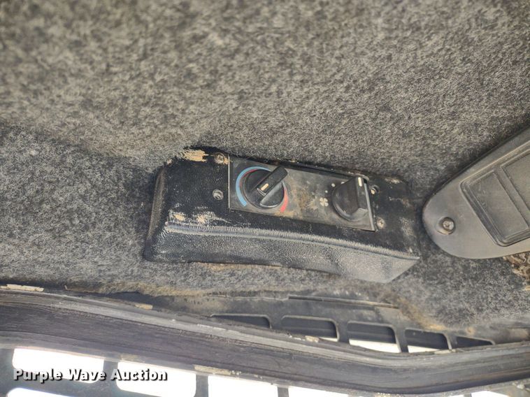 image for item LL9078 John Deere 260  skid steer loader