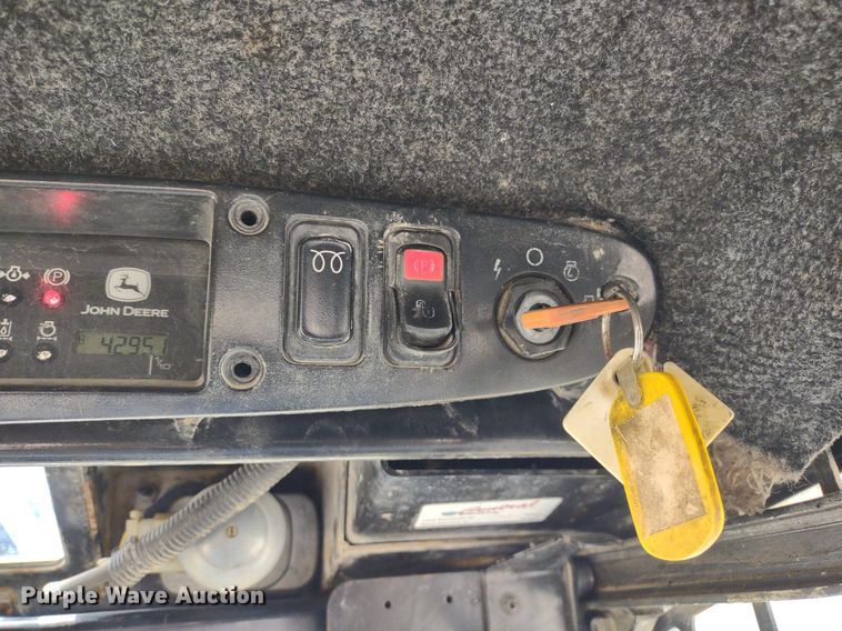 image for item LL9078 John Deere 260  skid steer loader