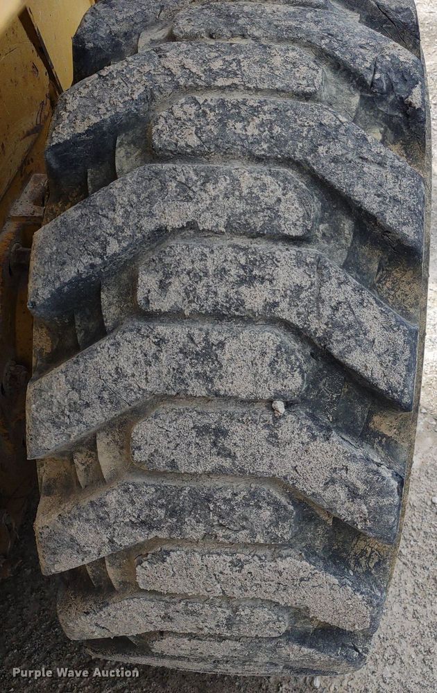 image for item LL9078 John Deere 260  skid steer loader