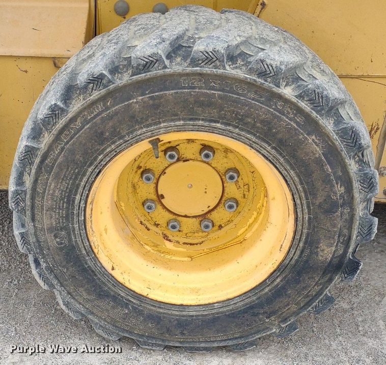 image for item LL9078 John Deere 260  skid steer loader