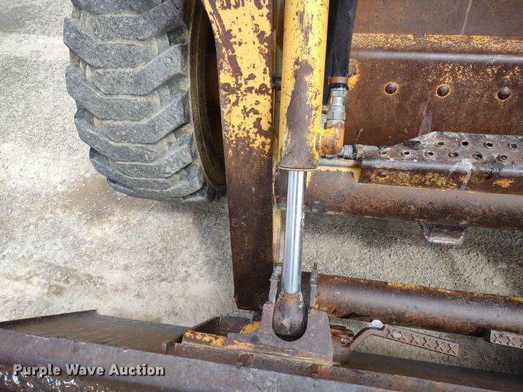 image for item LL9078 John Deere 260  skid steer loader