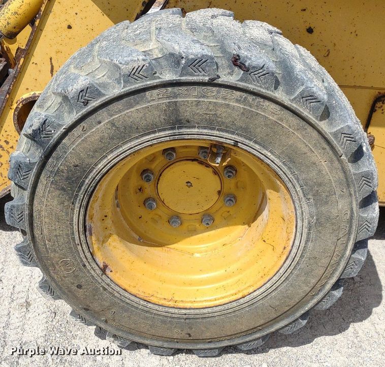 image for item LL9078 John Deere 260  skid steer loader