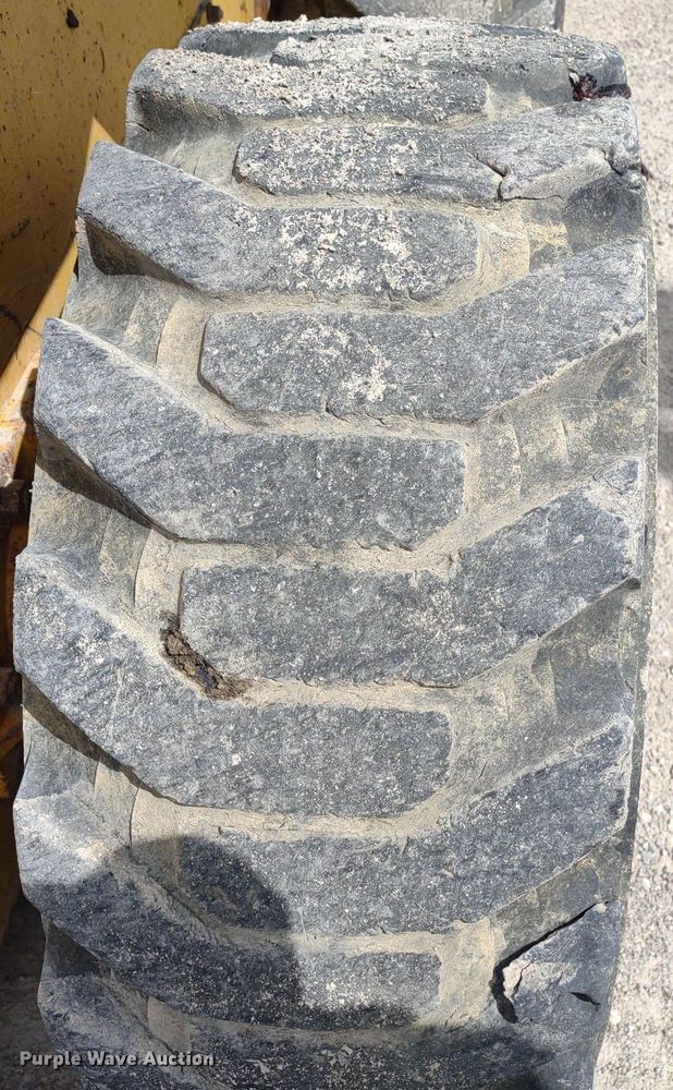 image for item LL9078 John Deere 260  skid steer loader