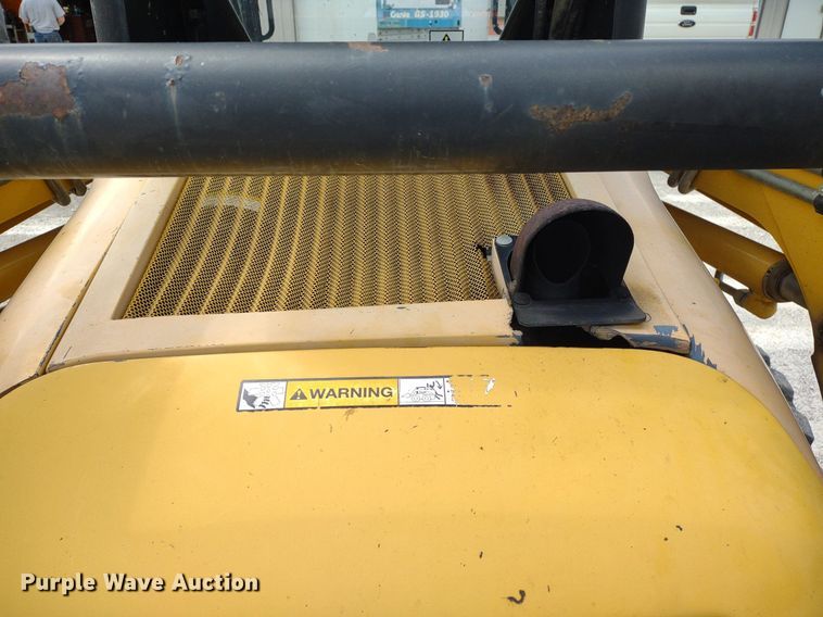 image for item LL9078 John Deere 260  skid steer loader