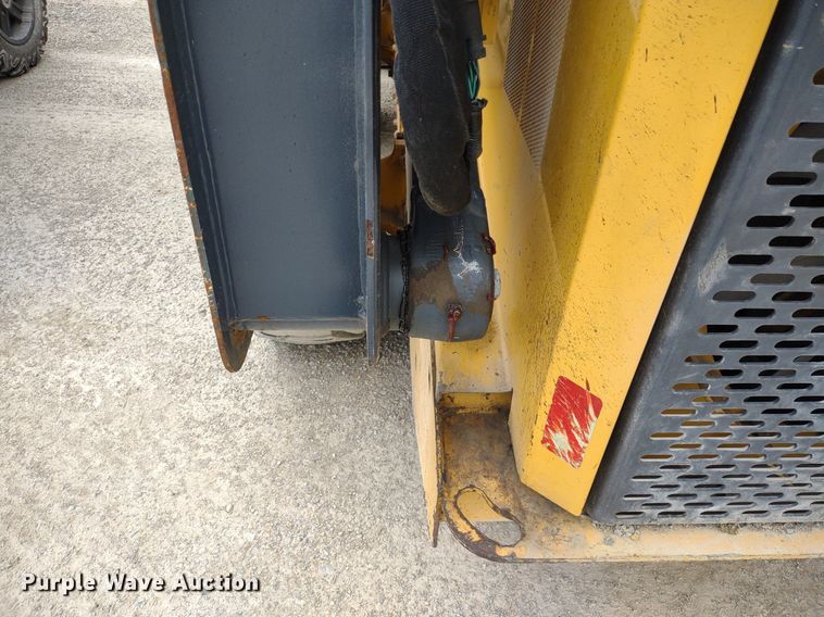 image for item LL9080 2012 John Deere 326D  skid steer loader