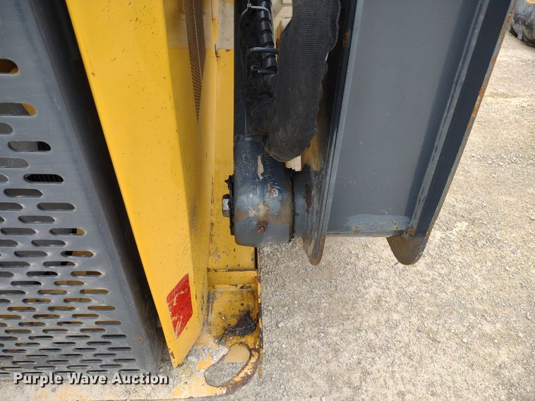 image for item LL9080 2012 John Deere 326D  skid steer loader