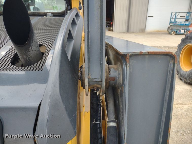image for item LL9080 2012 John Deere 326D  skid steer loader