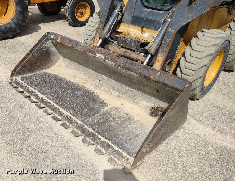 image for item LL9080 2012 John Deere 326D  skid steer loader