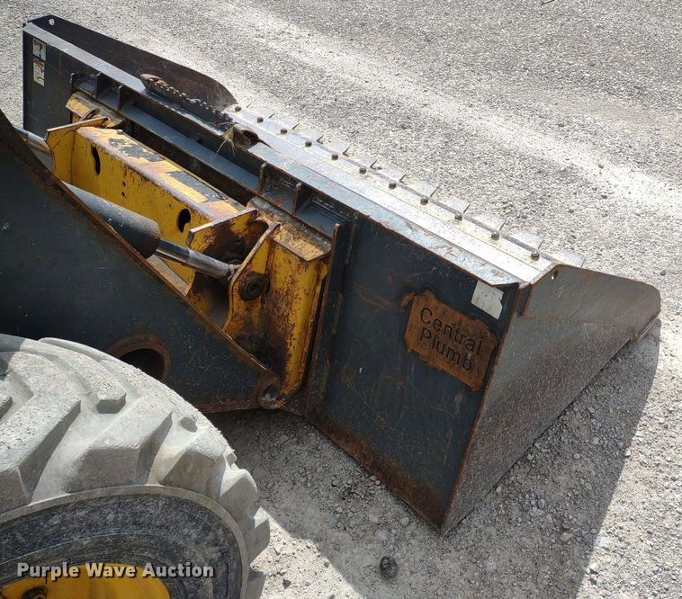 image for item LL9080 2012 John Deere 326D  skid steer loader