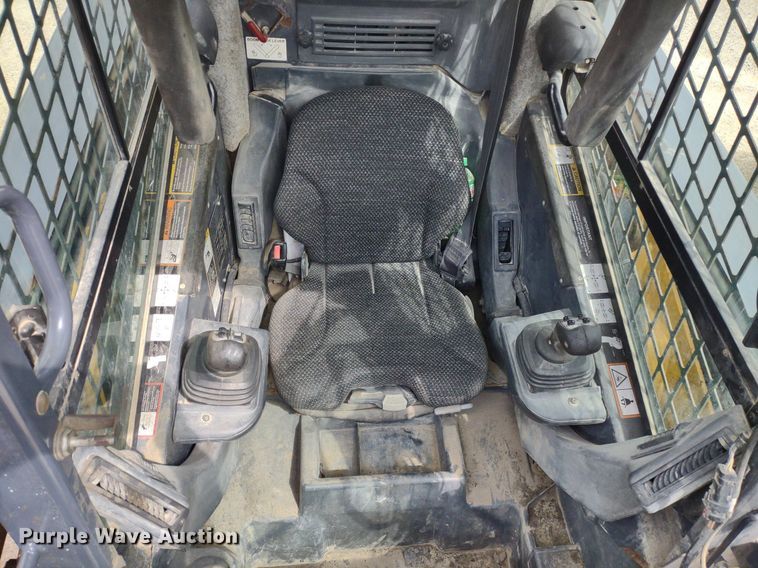 image for item LL9080 2012 John Deere 326D  skid steer loader