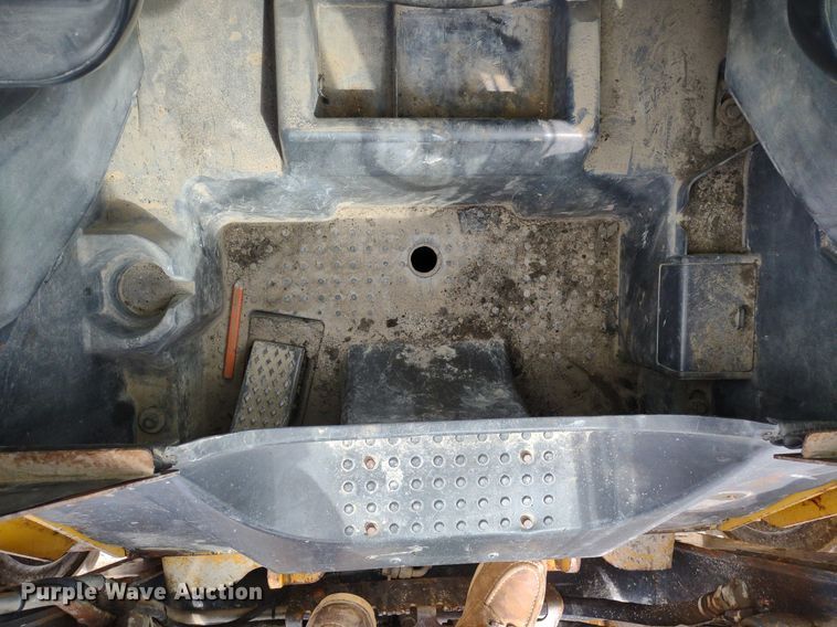 image for item LL9080 2012 John Deere 326D  skid steer loader