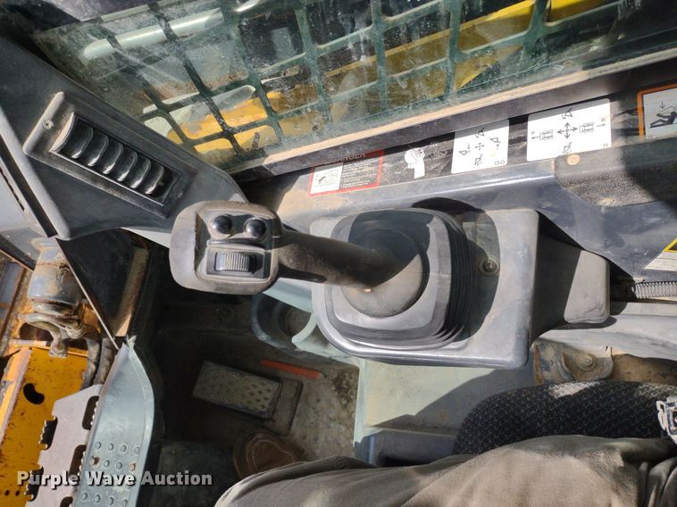 image for item LL9080 2012 John Deere 326D  skid steer loader