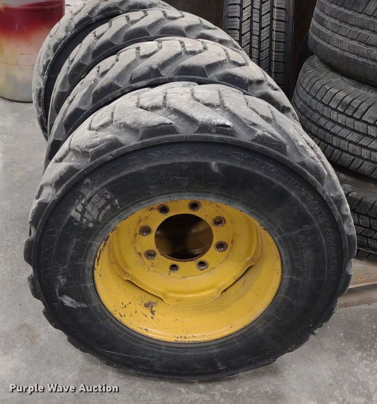 image for item LL9080 2012 John Deere 326D  skid steer loader