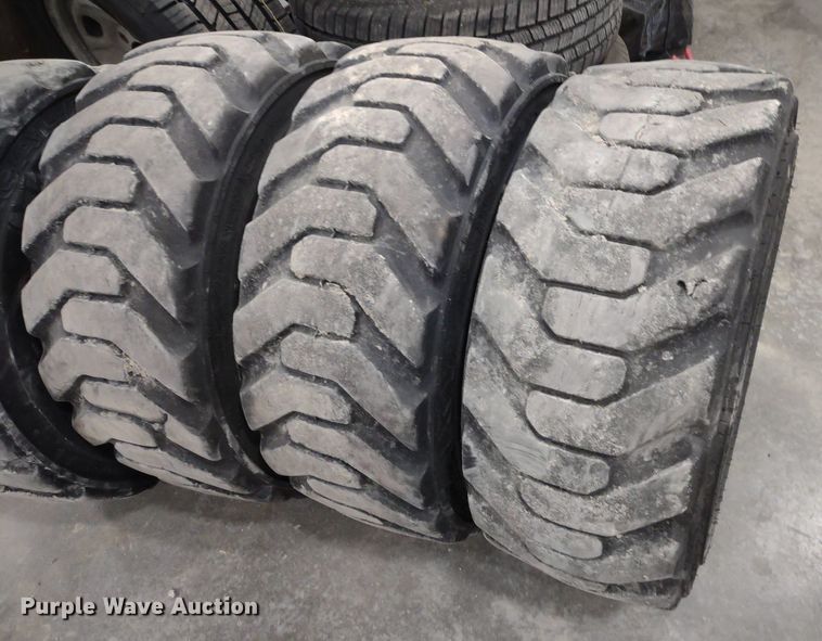 image for item LL9080 2012 John Deere 326D  skid steer loader