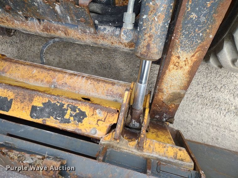 image for item LL9080 2012 John Deere 326D  skid steer loader