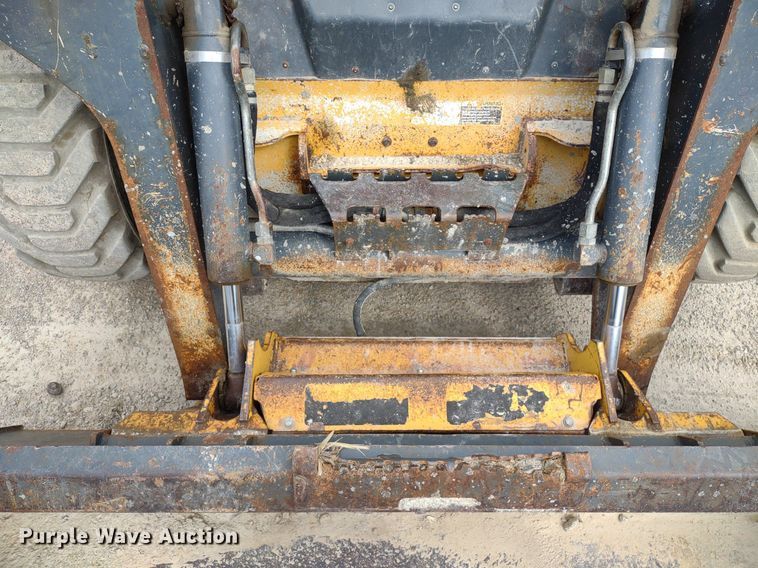image for item LL9080 2012 John Deere 326D  skid steer loader