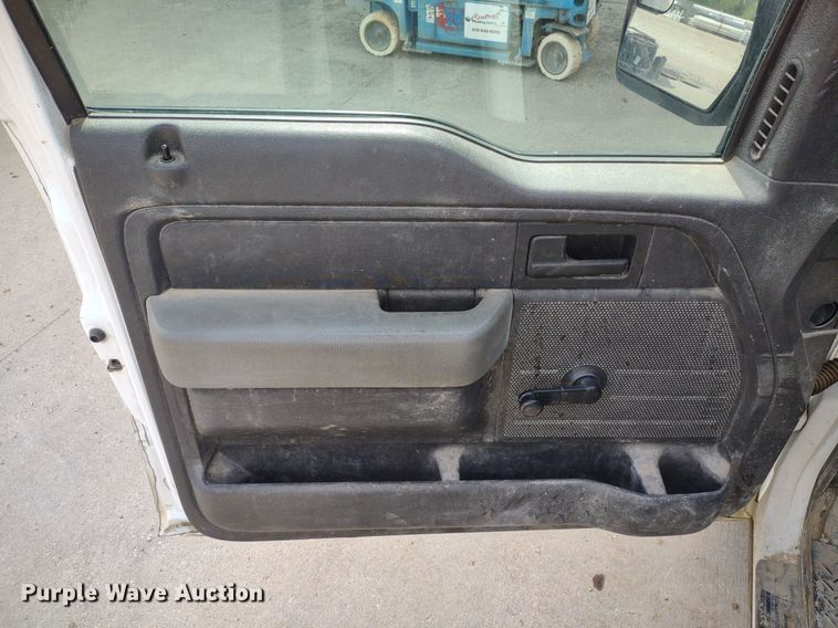 image for item LL9084 2011 Ford F150 XL  pickup truck