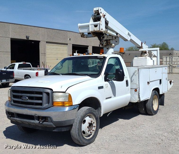 image for item LL9086 2001 Ford F450 Super Duty XL  bucket truck