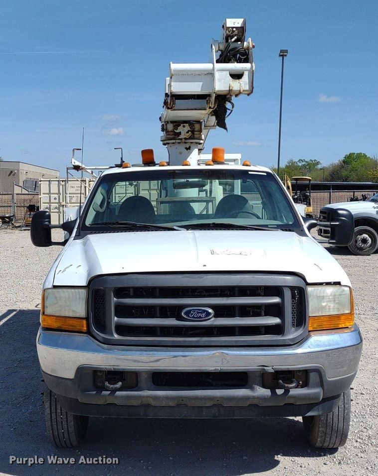 image for item LL9086 2001 Ford F450 Super Duty XL  bucket truck