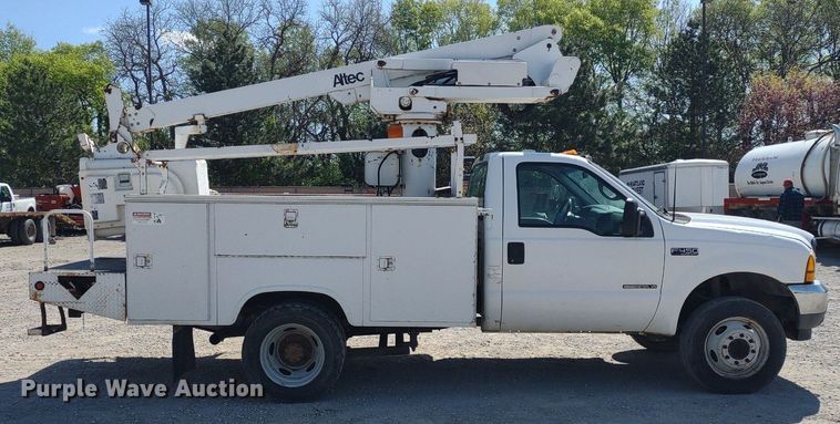 image for item LL9086 2001 Ford F450 Super Duty XL  bucket truck
