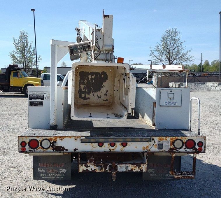 image for item LL9086 2001 Ford F450 Super Duty XL  bucket truck