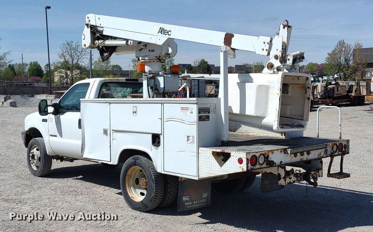 image for item LL9086 2001 Ford F450 Super Duty XL  bucket truck