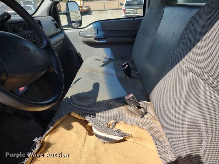 image for item LL9086 2001 Ford F450 Super Duty XL  bucket truck