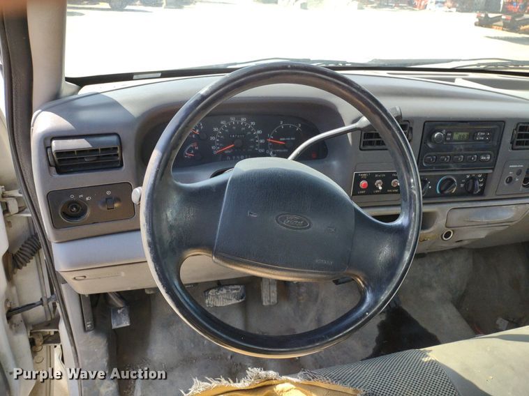 image for item LL9086 2001 Ford F450 Super Duty XL  bucket truck