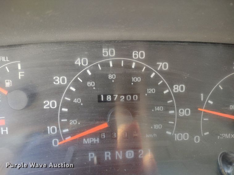 image for item LL9086 2001 Ford F450 Super Duty XL  bucket truck