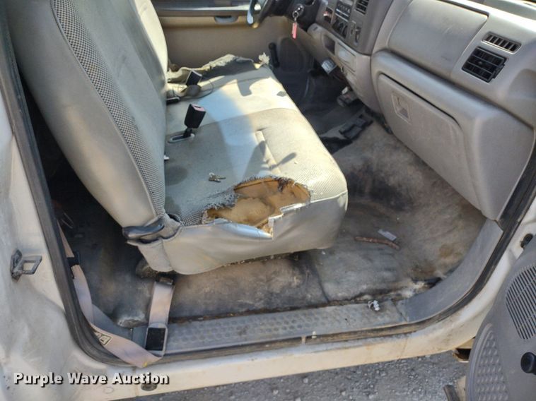 image for item LL9086 2001 Ford F450 Super Duty XL  bucket truck