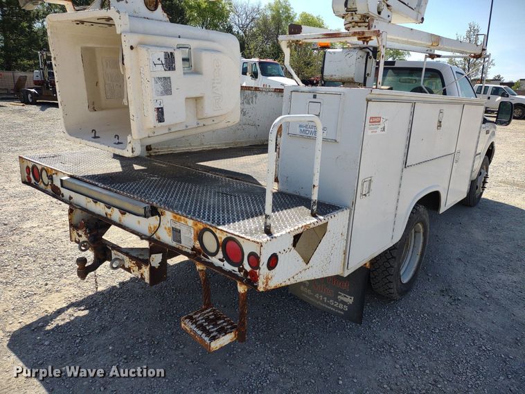 image for item LL9086 2001 Ford F450 Super Duty XL  bucket truck