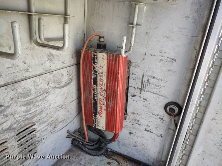 image for item LL9086 2001 Ford F450 Super Duty XL  bucket truck