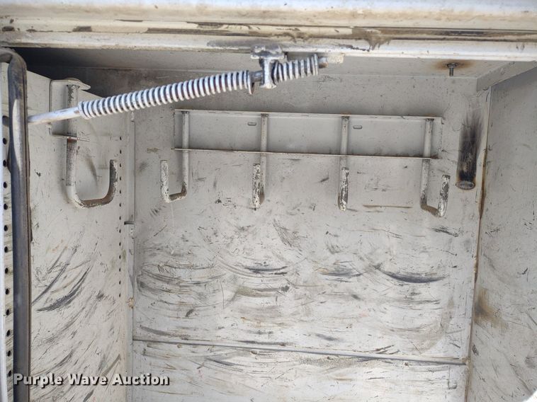 image for item LL9086 2001 Ford F450 Super Duty XL  bucket truck