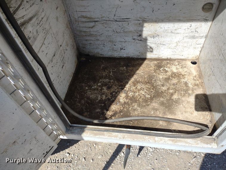 image for item LL9086 2001 Ford F450 Super Duty XL  bucket truck